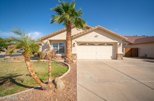 220 Betsy Ct, Gilbert, AZ 85296-4079