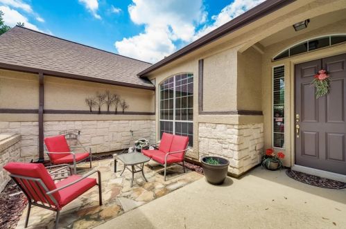 10408 Cascade Dr, Denton, TX 76207-8657