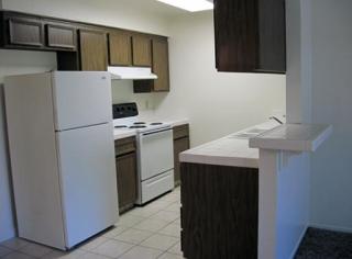 800 Minnewawa Ave, Clovis CA  93612-1752 exterior