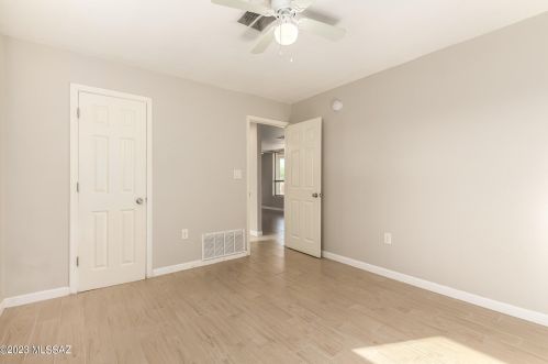 701 Santa Paula St, Tucson AZ  85706-7612 exterior