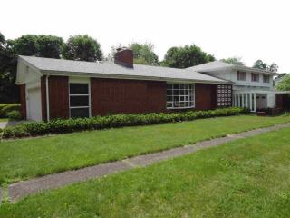14 Lookout Rd, Fishkill, NY 12524-1040