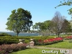 100 Cuttermill Rd, Great Neck NY  11021-3126 exterior
