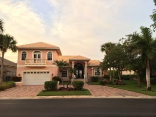 5460 Harborage Dr, Fort Myers FL  33908-4544 exterior