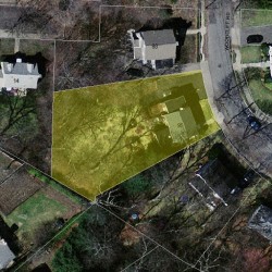 95 Woodcliff Rd, Newton MA  02461-1824 aerial view
