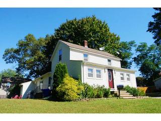 120 Allen Ave, East Providence, RI 02915-3318