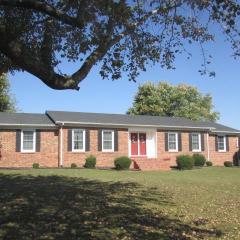 181 Old Jackson Hwy, Loretto, TN 38469-3201