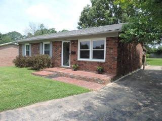 1263 Merman Dr, Lexington, KY 40517-3023