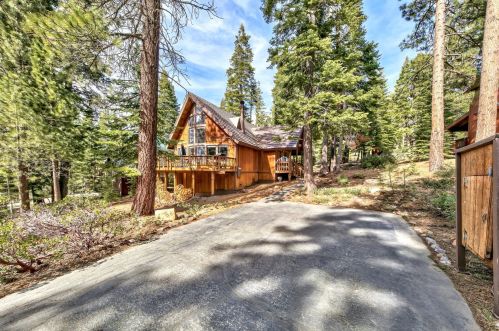 12071 Brookstone Dr, Truckee CA  96161-6217 exterior