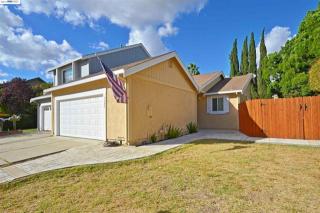 5380 Rainflower Dr, Livermore, CA 94551-1365