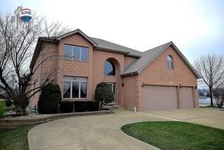 1060 Flamingo Dr, Keeneyville, IL 60172-4730