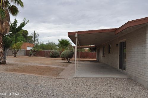 511 Craycroft Rd, Tucson AZ  85711-2422 exterior