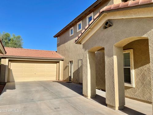 1813 Voyager Dr, Gilbert AZ  85295-5113 exterior