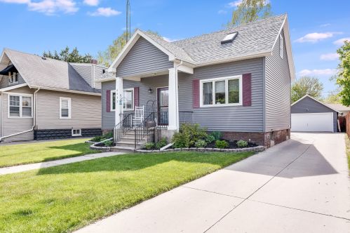 6022 32nd Ave, Kenosha, WI 53142-3309