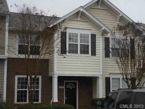 8328 Chaceview Ct, Charlotte, NC 28269-1001