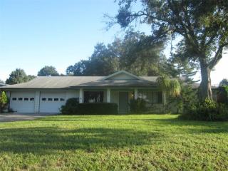 2056 Broken Arrow Trl, Lakeland FL  33813-3708 exterior