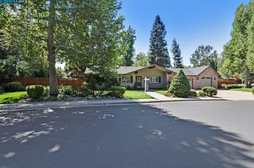 527 Old Farm Rd, Danville, CA 94526-4135