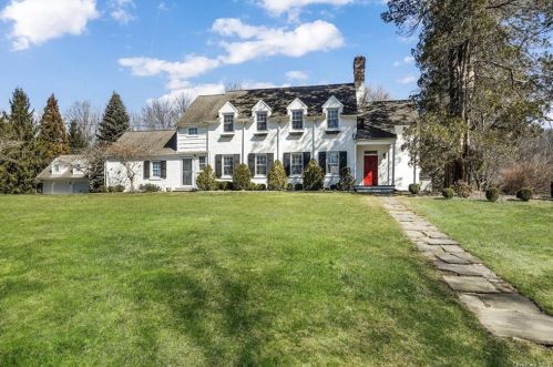 88 Byram Ridge Rd, Armonk NY  10504-1212 exterior