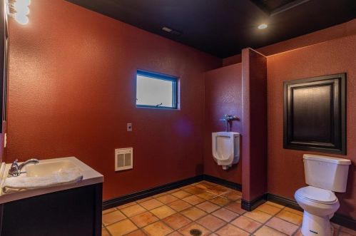 2985 Day Rd, Gilroy CA  95020-8828 exterior