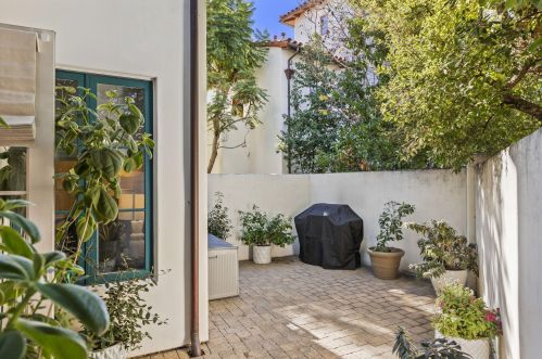 4384 Modoc Rd, Santa Barbara CA  93110-1836 exterior