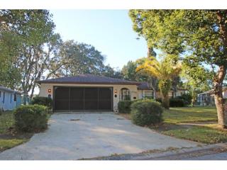 12324 Golden Oak Cir, Port Richey, FL 34669-2727