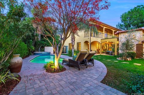 29932 Triunfo Dr, Calabasas, CA 91301-3016