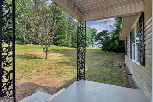 3870 Talmadge Dr, Clarkesville, GA 30523-4406