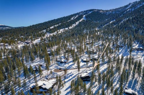 9513 Cloudcroft Ct, Truckee CA  96161-4314 exterior