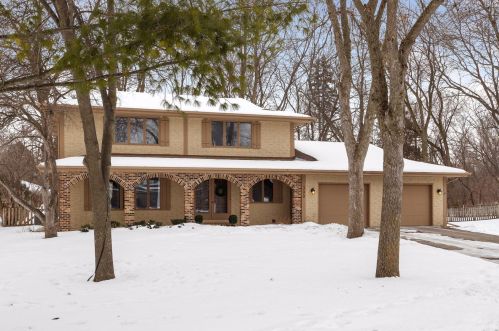 300 Brockton Ln, Minneapolis MN  55447-3334 exterior