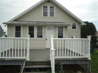 1622 Flower Rd, Schenectady, NY 12303-2209