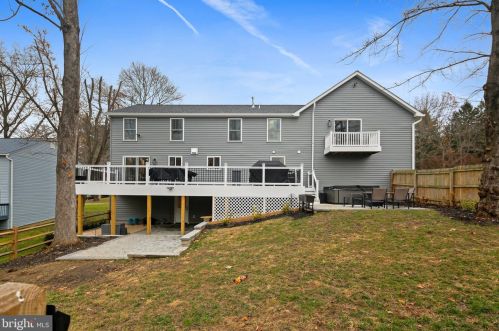 6018 River Meadows Dr, Columbia MD  21045-3825 exterior