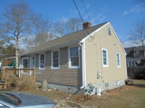 8 Amos Rd, Yarmouth, MA 02673-3620