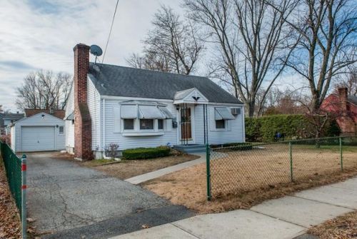 99 East St, Springfield, MA 01104-1518