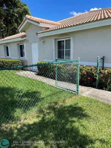 1810 114th Ter, Hollywood FL  33025-6617 exterior