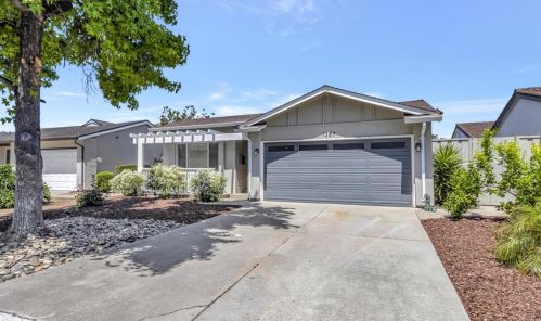 1387 Courtyard Dr, San Jose, CA 95118-1934