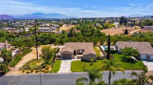 8025 Armagosa Dr, Riverside, CA 92508-8715