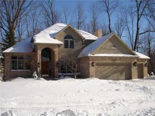 1127 Buckingham Rd, Haslett, MI 48840-9729