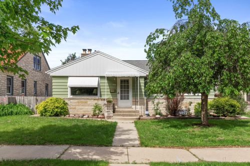 4035 71st St, Milwaukee, WI 53220-2303