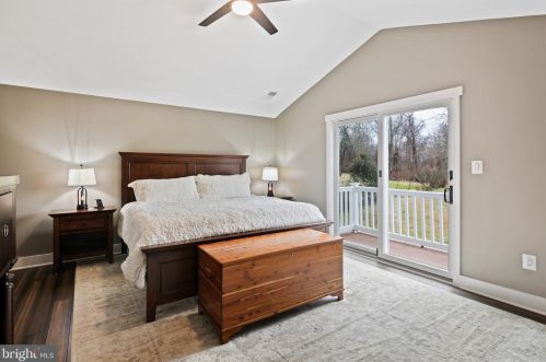 6018 River Meadows Dr, Columbia MD  21045-3825 exterior
