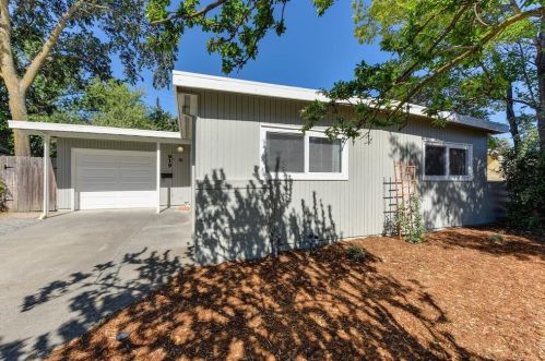 919 Chestnut Ln, Davis, CA 95616-2411