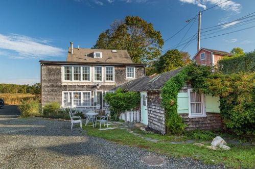 25 Main St, North Kingstown, RI 02852-5015