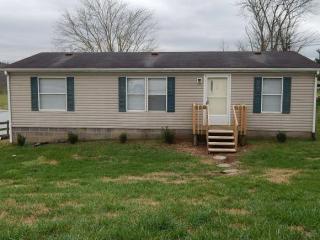 108 Henderson St, Surgoinsville, TN 37873-3018