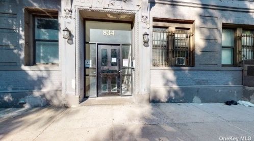 834 Riverside Dr, New York, NY 10032-5403