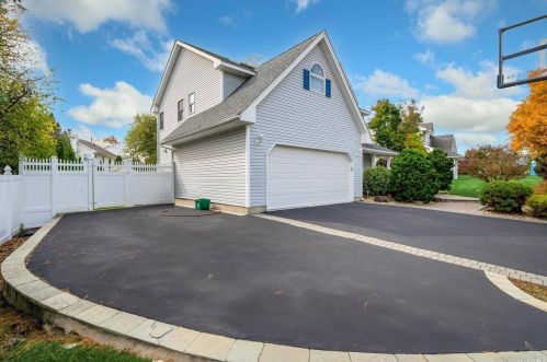 5 Long House Way, Commack, NY 11725-1358