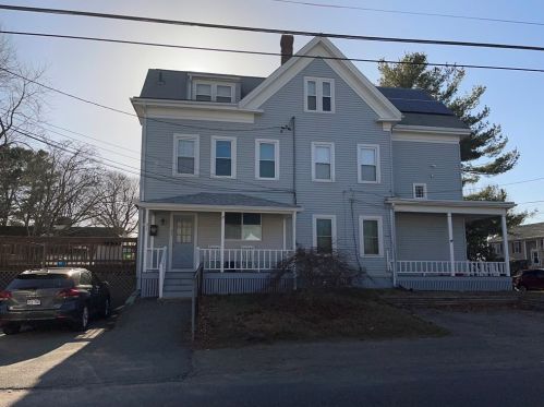 64 Central St, Brockton, MA 02301-5760