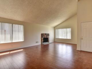 70 Summer Rim Cir, Sacramento CA  95823-5783 exterior