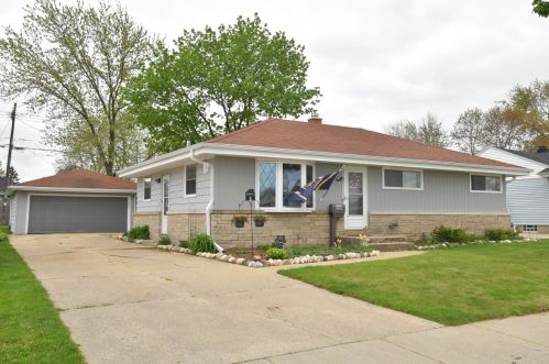 10405 Silver Spring Dr, Milwaukee, WI 53225-3249