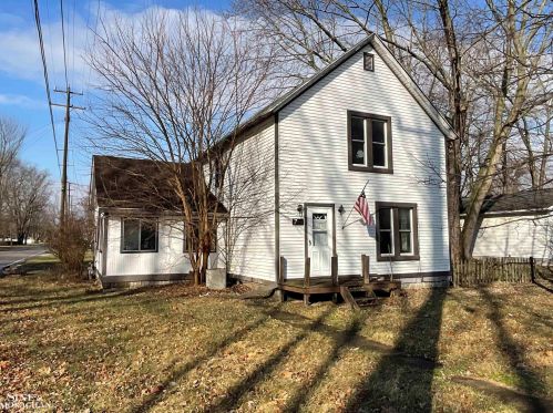 703 Washington St, Algonac, MI 48001-1558