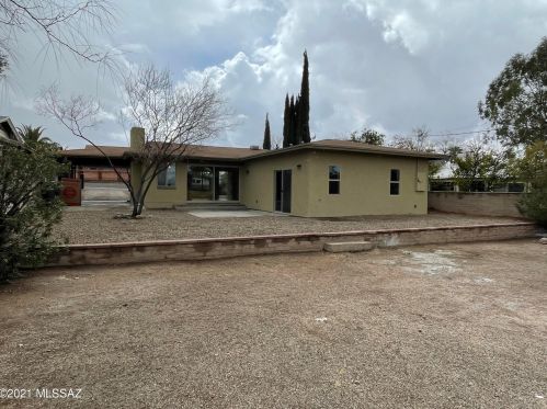 5507 4th St, Tucson, AZ 85711-1401