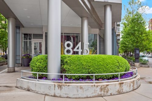 845 Kingsbury St, Chicago IL  60610-9241 exterior