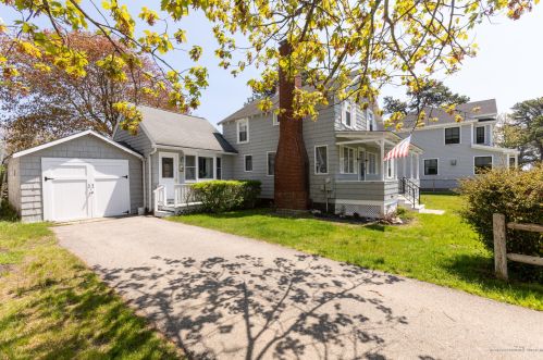 66 Grove St, Wells, ME 04090-4446